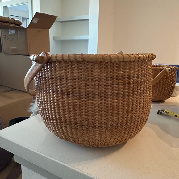 Antique Nantucket Basket 6.5” height 10” diameter